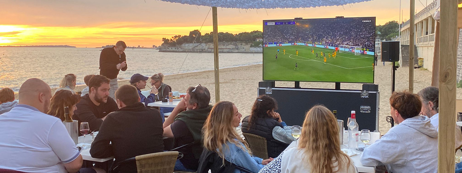 Tv lift - sur Bar de plage