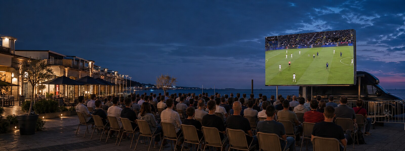 Écran géant Videopix de 15 m² sur remorque lors d'une grande fan-zone